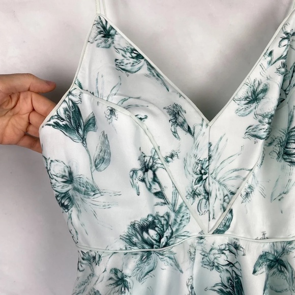 UO Silence + Noise Green Hologram Fit + Flare Dress - Picture 12 of 16